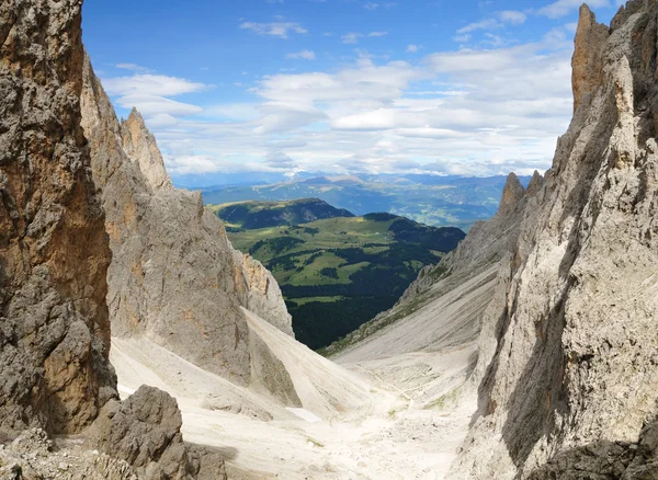 Uitzicht over "alpe di siusi" vanaf demez pass — Stockfoto