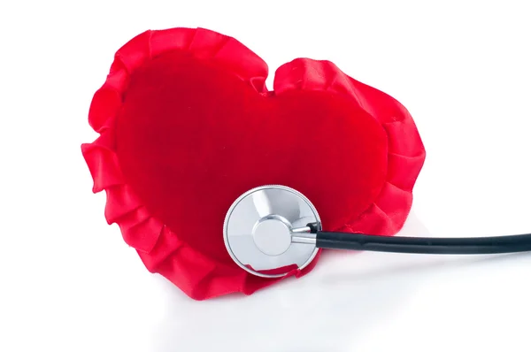 Kırmızı kalp ve stetoskop — Stok fotoğraf
