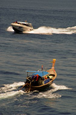 tailboat ve sürat teknesi