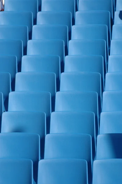 Синие стулья — стоковое фото