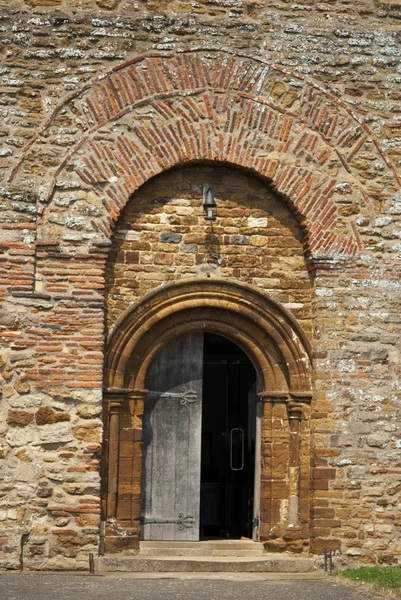 Двери Древней церкви — стоковое фото