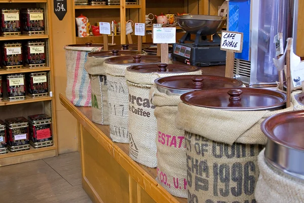 Un negozio che vende caffè specialità Foto Stock