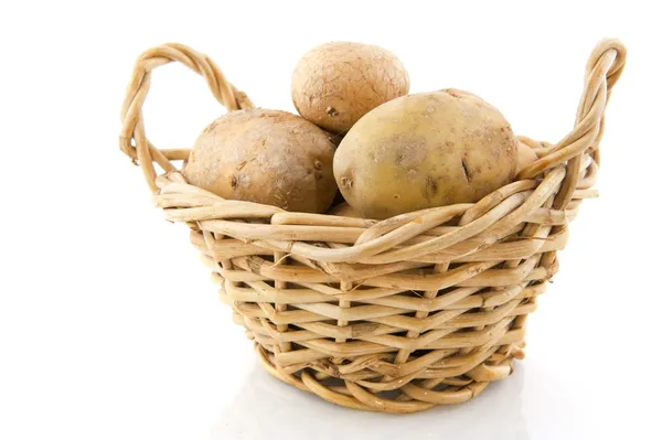 Basket with potatoes — Stock Photo, Image