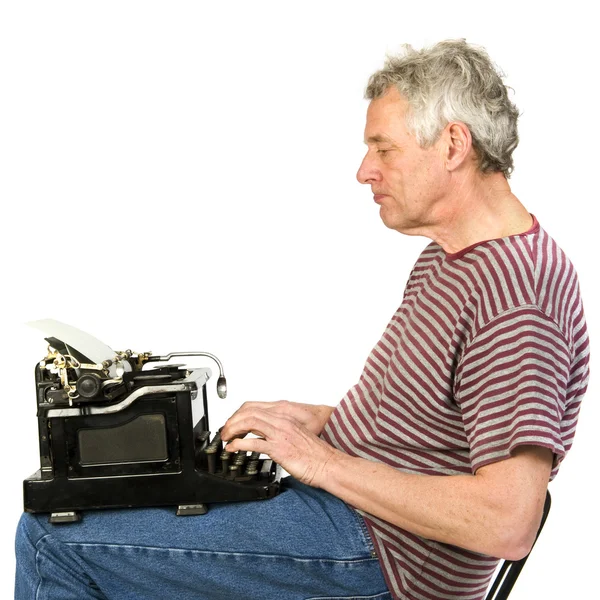 L'anziano sta scrivendo una lettera. — Foto Stock