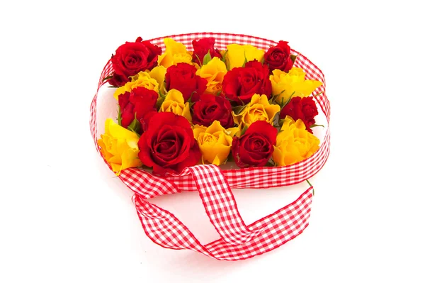 Rode en gele rozen — Stockfoto