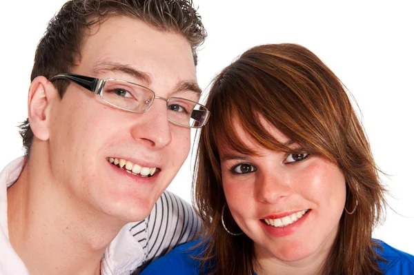 Jonge gelukkige paar — Stockfoto