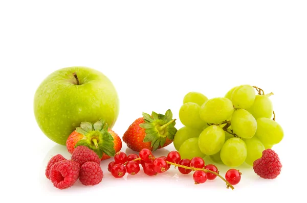 Свіжі стиглі літні фрукти — стокове фото