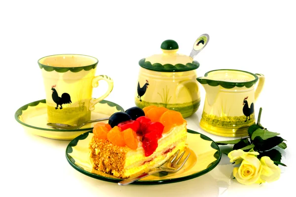 Fruit cake and coffee — Stock Photo, Image