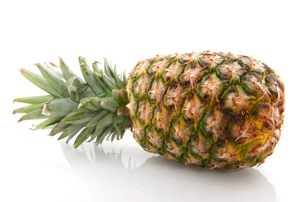 Whole pineapple — Stock Photo, Image