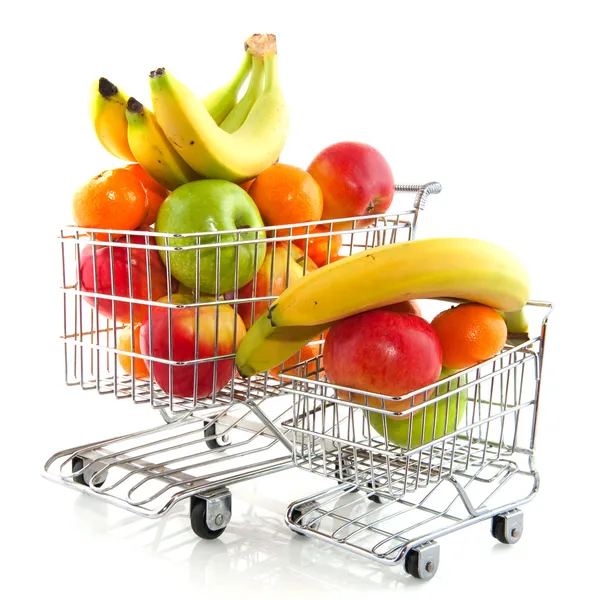 Carrito de compras con fruta — Foto de Stock