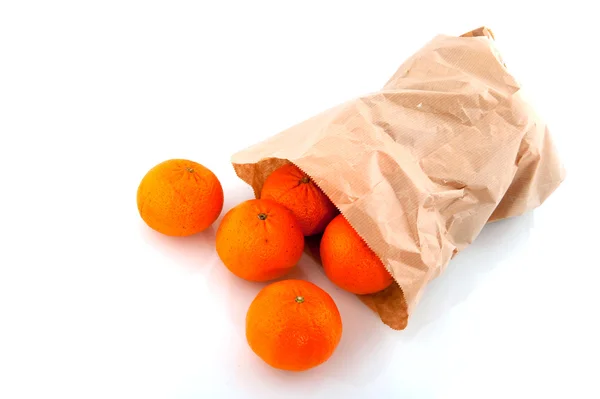Sac en papier avec mandarine — Photo