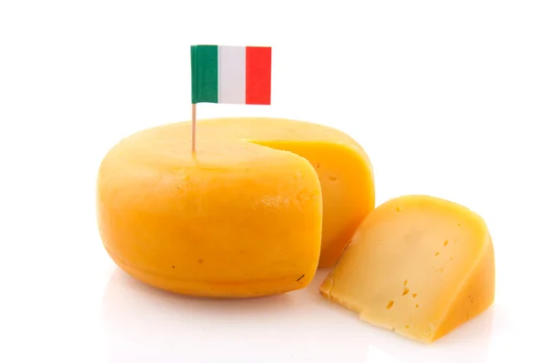 Vollkäse aus Italien — Stockfoto