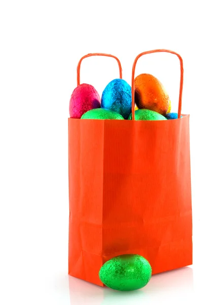 Bolsa de papel con huevos de Pascua —  Fotos de Stock
