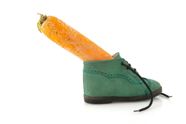 Scarpa con carota — Foto Stock