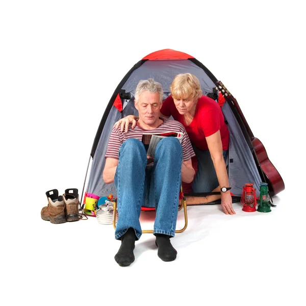 Kamp, yaşlı çift — Stok fotoğraf