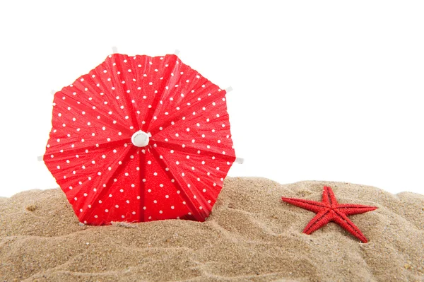 Зонтик на пляже — стоковое фото