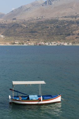 Yunan balıkçı teknesi