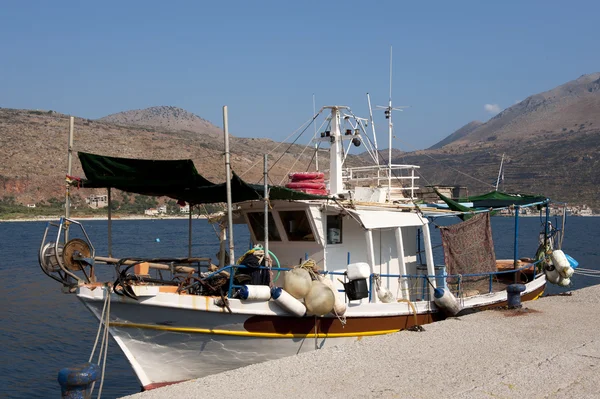 Yunan balıkçı teknesi — Stok fotoğraf