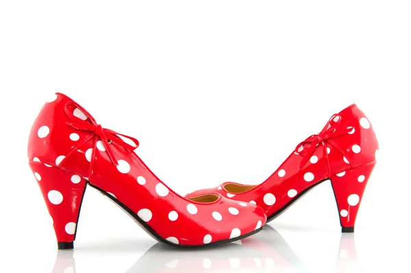 Röda prickar skor — Stockfoto