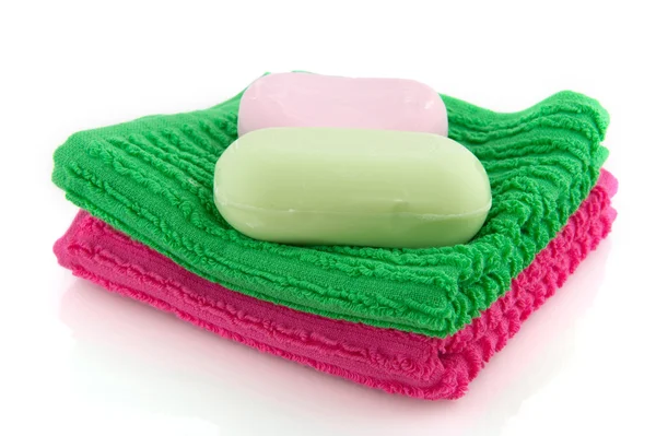 Kolorowe ręczniki, mydło — Zdjęcie stockowe