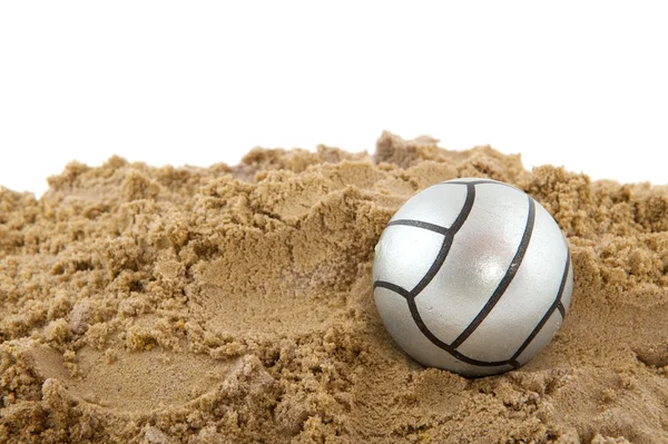 Bola en la playa —  Fotos de Stock