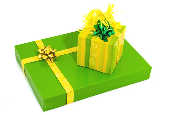 Блестящие зеленые подарки — стоковое фото