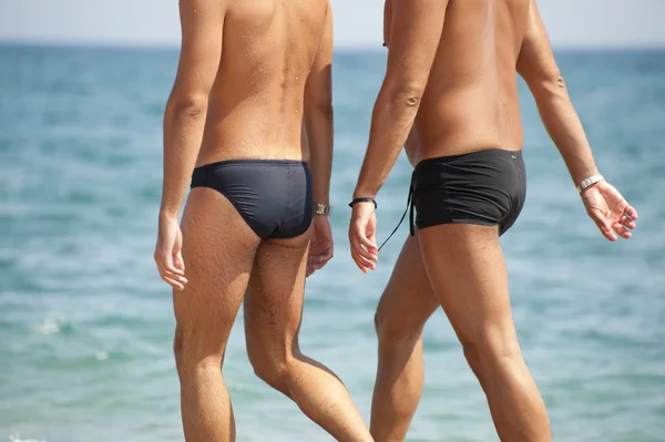 Two men at the beach — Stock Photo, Image
