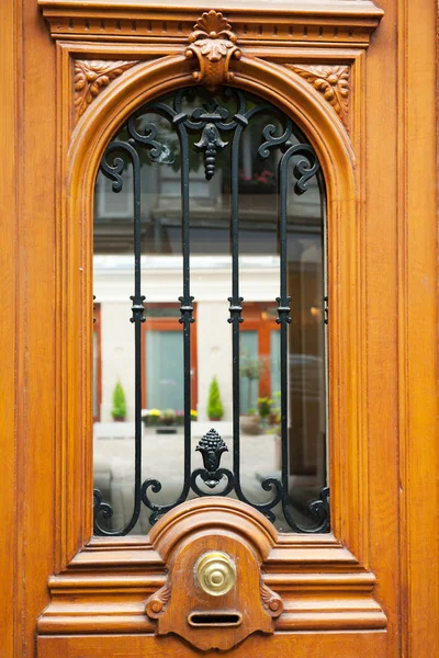 Dörr i paris — Stockfoto