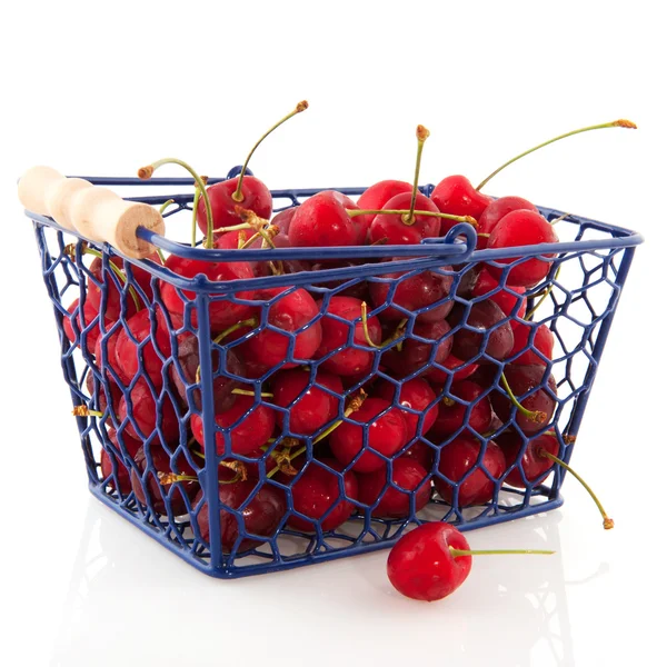Shopping basket fresh cherries — Stock Photo, Image