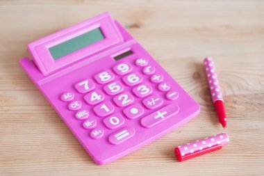 pembe hesap makinesi