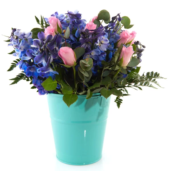 粉色和蓝色的花束 — 图库照片