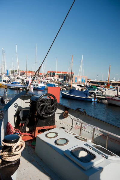 Човни в голландських гавані — стокове фото