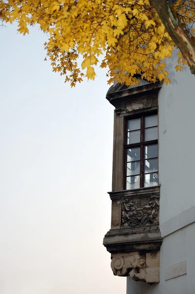 Угловой балкон — стоковое фото