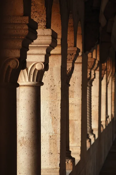 Vecchio colonnato — Foto Stock