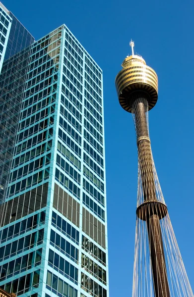 Budynki miejskie, Wieża Centrepoint w Sydney — Zdjęcie stockowe