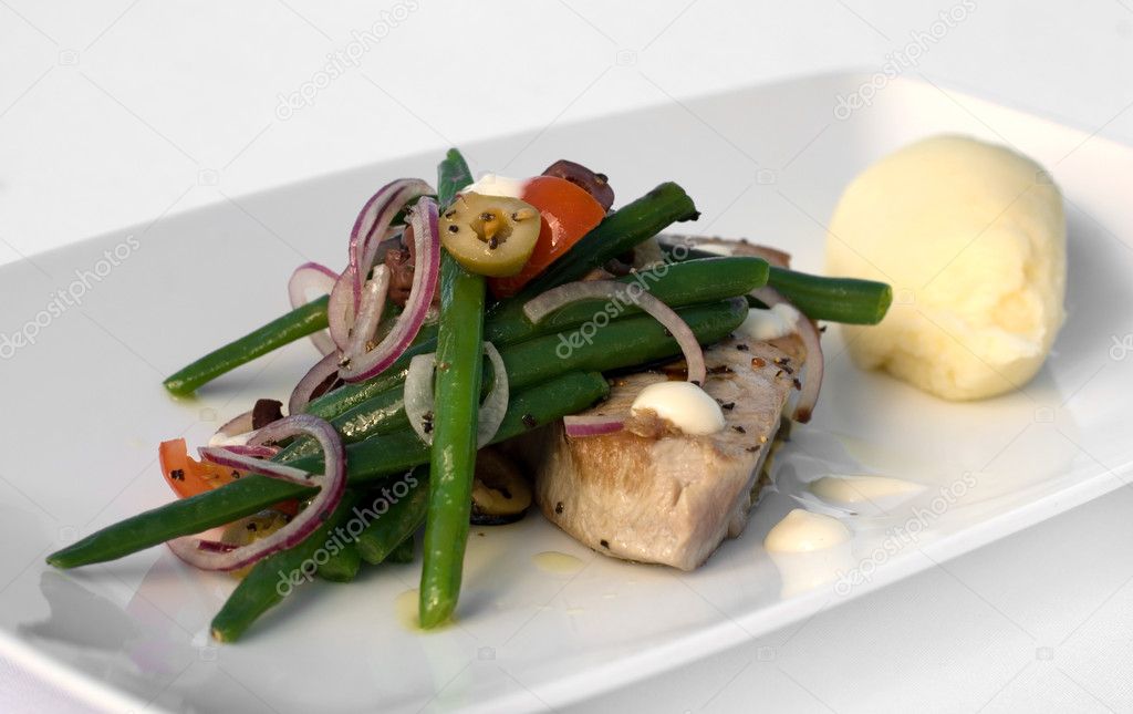 Grilled Tuna Steak with Vegetables
