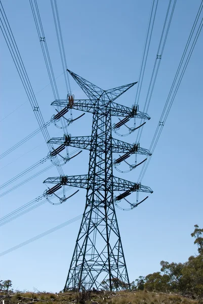 Yüksek voltaj güç hatları — Stok fotoğraf
