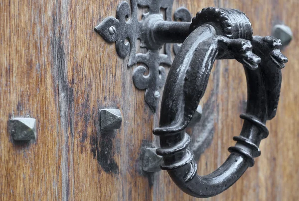 Antika ornamenterade dörrhandtaget — Stockfoto