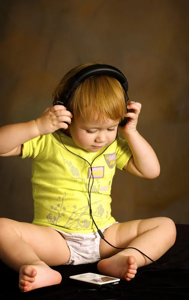 Ouve música — Fotografia de Stock