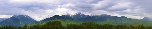 Almatı zirve — Stok fotoğraf