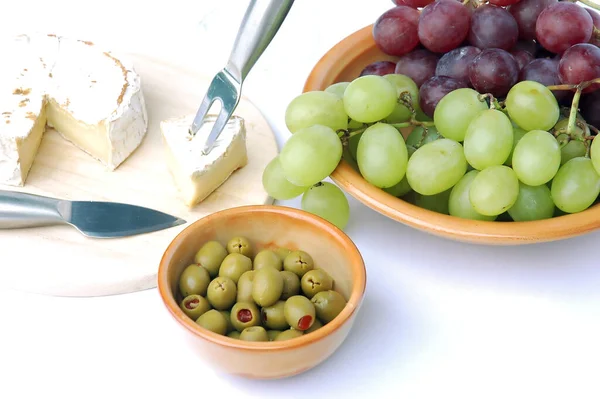 Oliven und Käse — Stockfoto