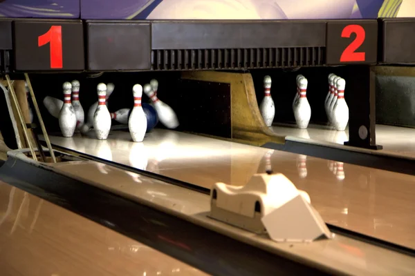 Giocare a bowling — Foto Stock