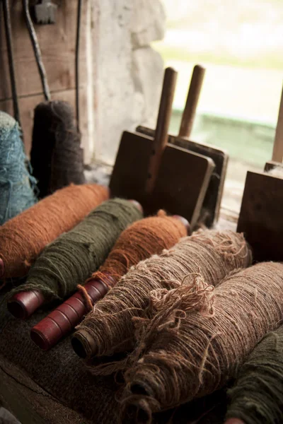 Spools with thick flax threads — Stock Photo, Image