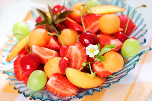 Νωπά καλοκαιρινά φρούτα — Φωτογραφία Αρχείου