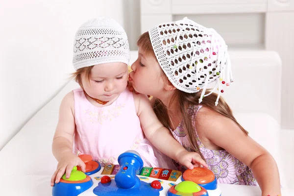 Bambini adorabili che giocano — Foto Stock