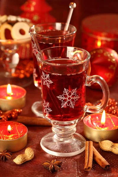 Gorący napój na zimowe i świąteczne — Zdjęcie stockowe