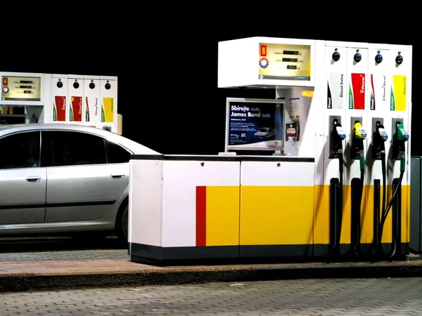 Benzin istasyonunda pompa — Stok fotoğraf