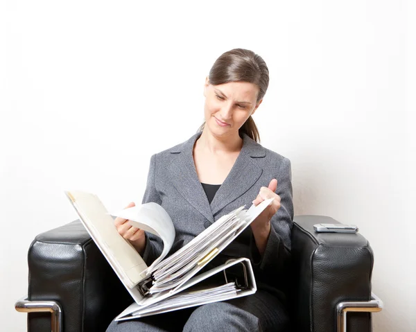 Young business woman with files — Stock Photo, Image