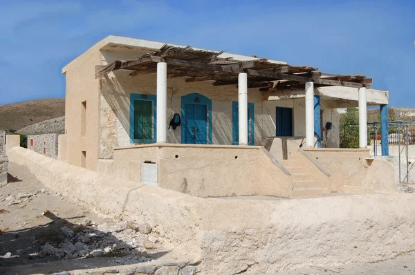 Beachfront house on a small Greek island — Stock Photo, Image