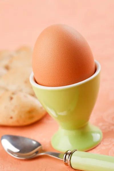 Vejce ve vaječném pohárku — Stock fotografie